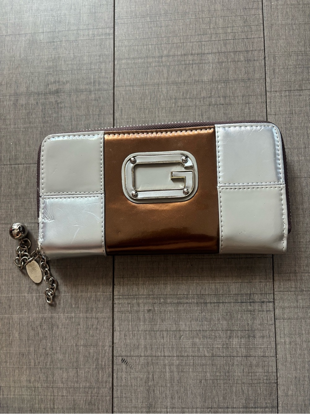 ⭐️3/$20⭐️GUESS Y2K Metallic Bronze & Silver Metallic Zip-Around Wallet